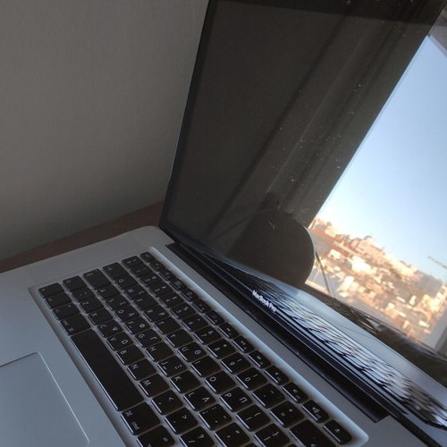 Apple MacBook Pro 15-inch Mid 2009 semi-functional, used
