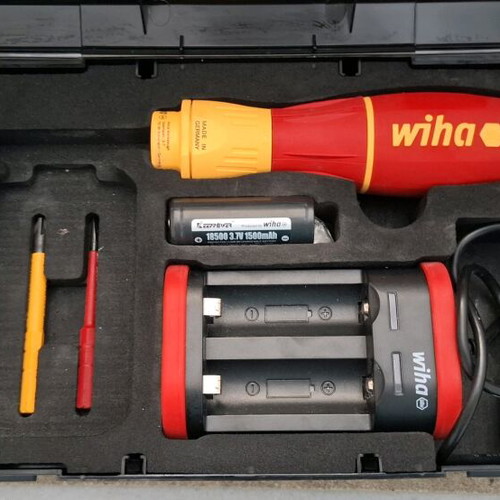 Wiha 591 E-Screwdriver like new, battery powered with light