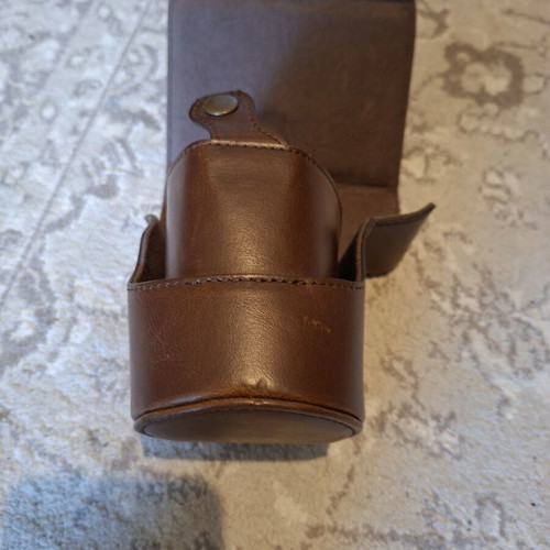 Megagear leather camera case like new