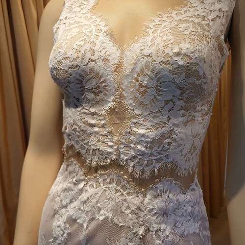 Mermaid wedding dress new with handmade lace white and beige
