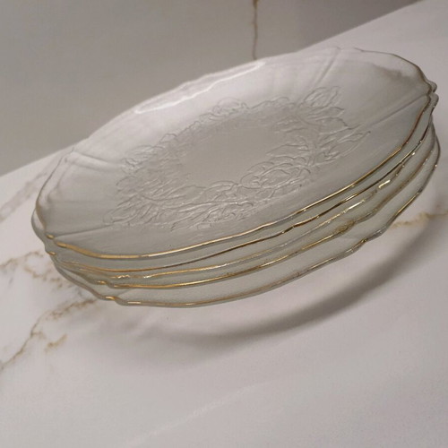 Transparent plates with embossed flowers and gold rim, like new, pack of 5