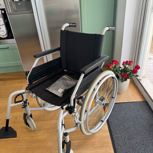 Deluxe S-ECO 300 XL Bischoff Folding Wheelchair stroller like new