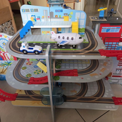 Hape Railway wooden Mega City set