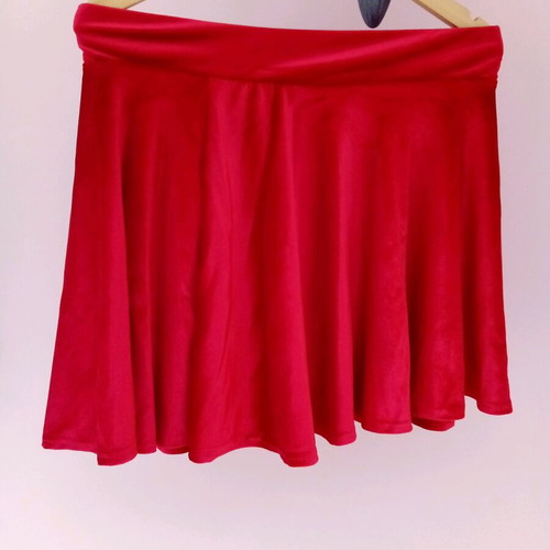 Velvet skirt new in size XL, red