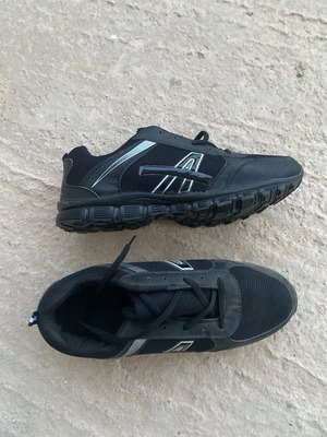 Athletic shoes new, size 46 fitting more like 44