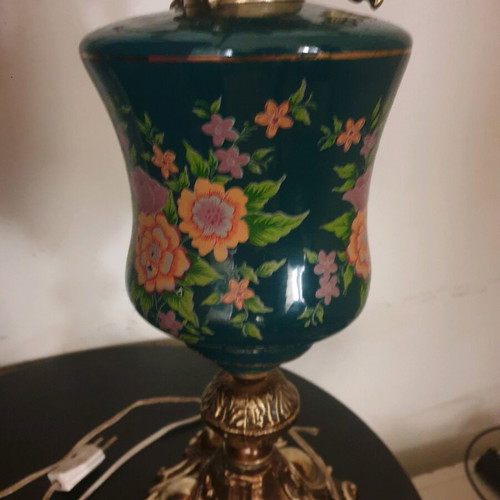 Vintage table lamp used, brass and porcelain