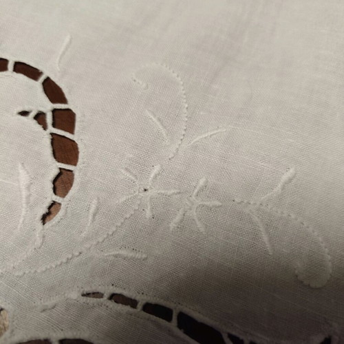 Handmade cutwork tablecloth like new 150x150