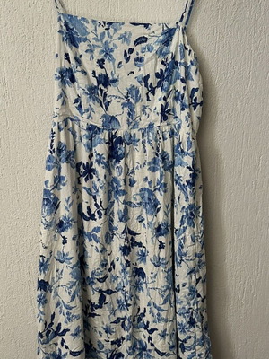 H&M linen blend midi dress like new, size L, blue and white