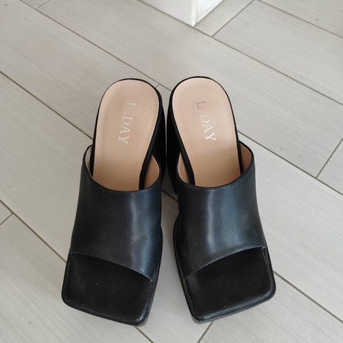 Mules L.Day size 38 like new, black and beige