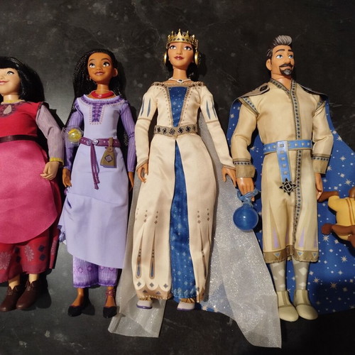 Disney Store Wish Set Dolls like new
