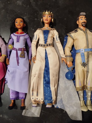 Disney Store Wish Set Dolls like new