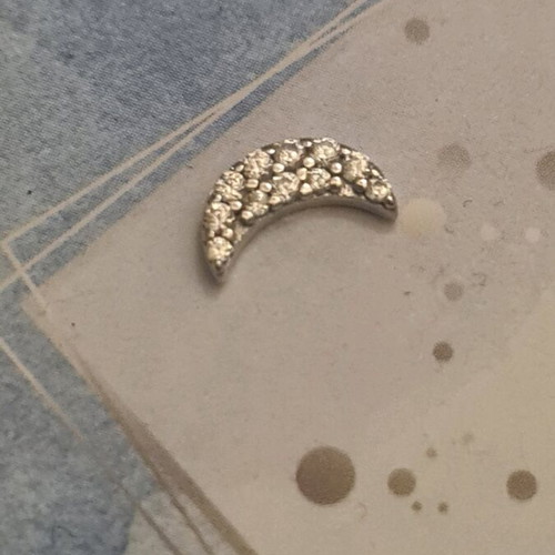Silver moon-shaped earrings new with stones