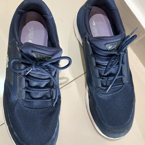 Lacoste women's navy athletic shoes size 41 like new with white sole