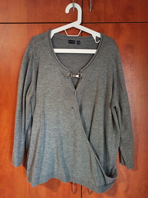 Bodyflirt sweatshirt like new, size 52/54, gray with silver detail