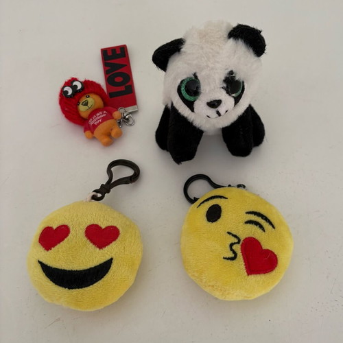 Set of 4 plush keychains with emoji, panda and love doll