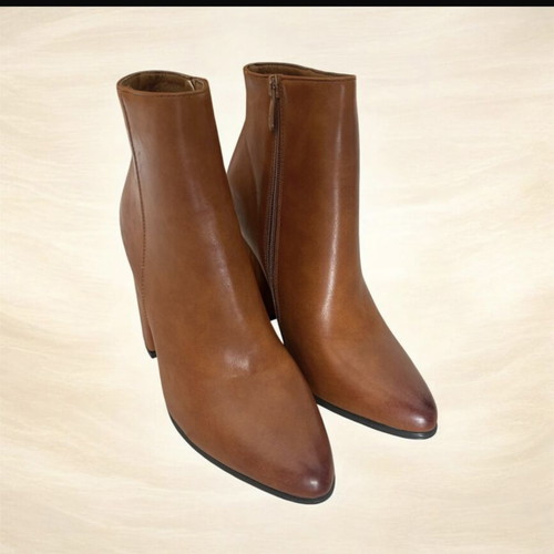 Wellspring Camel Boots New Size 39