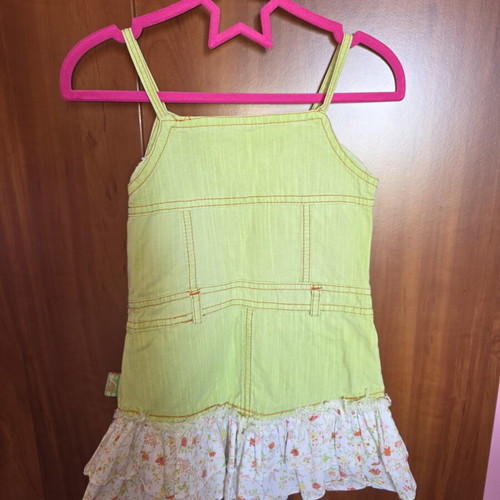 Summer dress lime floral ruffles for 3-year-old girl like new