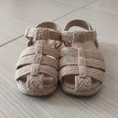 Zara girls' sandals size 26 like new beige