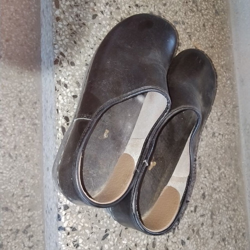 Classic black Scandinavian Dutch style clogs with closed heel, size 38