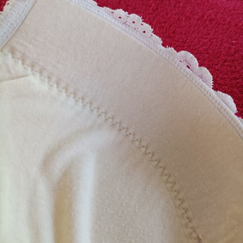 Venus Victoria Gemini Padded Balcony Bra like new, ivory
