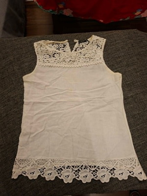 Linen blouse size M, white, lace details