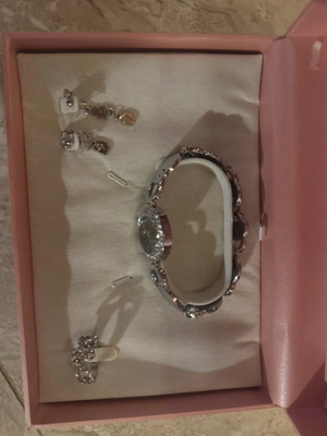 Watch, ring and long earrings set, grey