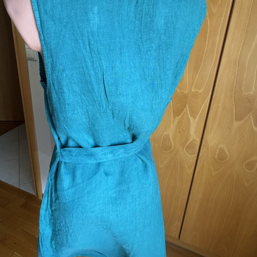Linen dress 100% used, breathable with adjustable belt, size large