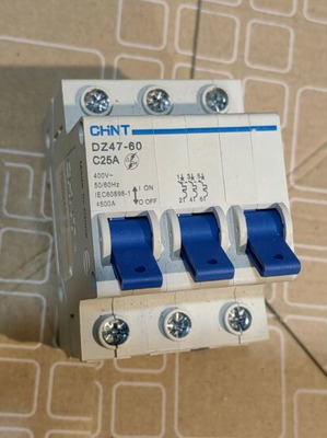 CHNT ασφάλεια τριφασική ΔΕΗ 25Α μεταχειρισμένη