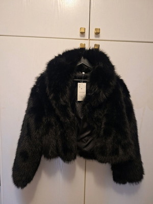 Actius black fur coat new, excellent quality, very warm