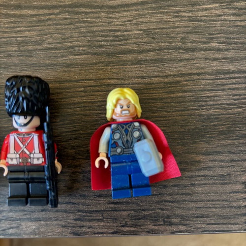 Figures like new, pack without Thor