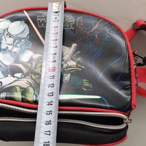 Star Wars bag in very good condition with 2 compartments