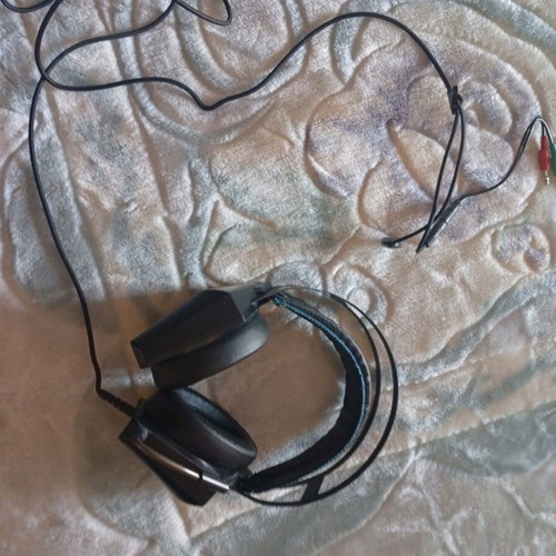 Nod wired headphones with RGB like new