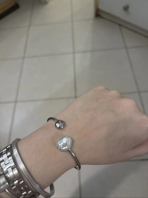 Silver open cuff bracelet with baroque pearl, steel