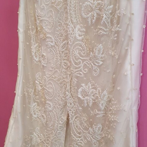 Vintage wedding dress with lace straight cut new, white size M