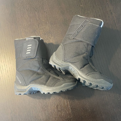 Children's boots size 27 unused, black with Velcro