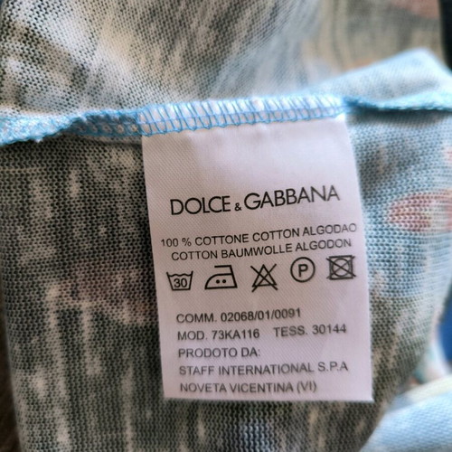 Dolce & Gabbana T-shirt like new, multicolor, size 54