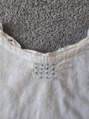 Vintage baby blouse tied used, embroidered cotton