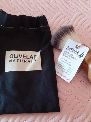 Shaving brush with pouch, gift set