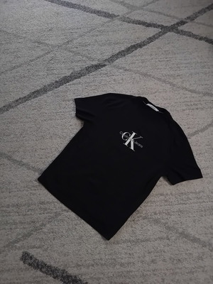 Calvin Klein black t-shirt like new, size M