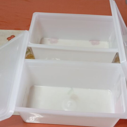 Storage containers like new, 2 large rectangular 29x16