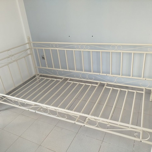 Iron bed Sato like new