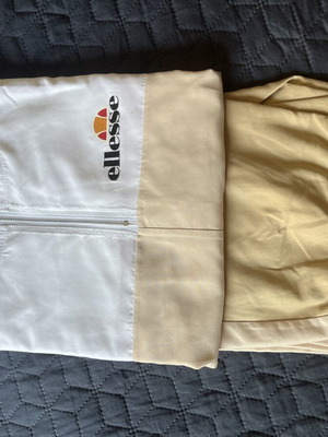 Ellesse tracksuit like new, thin and soft texture, white beige, size L