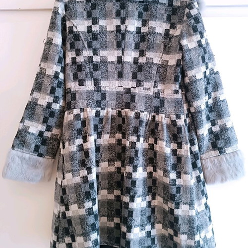 Attrattivo coat size Large like new, black and gray with detachable fur