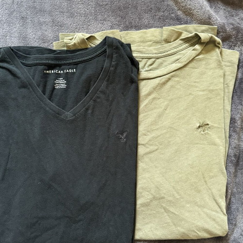 American Eagle T-shirts used, black V-neck and green round neck, pack of 2
