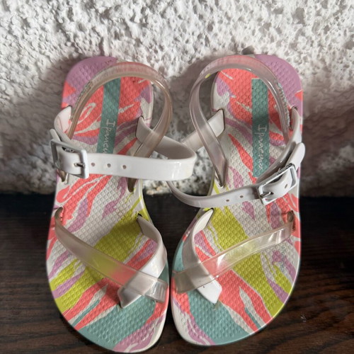 Ipanema sandals like new, sizes 23 and 24, white and pink