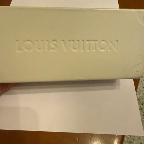 Louis Vuitton sunglasses like new, black