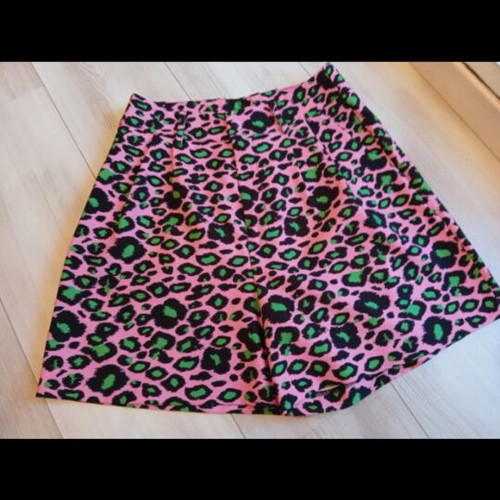 Set of shorts and t-shirt like new, pink and green
