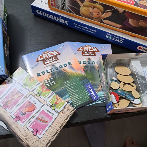 The Crew Family Adventure board game like new