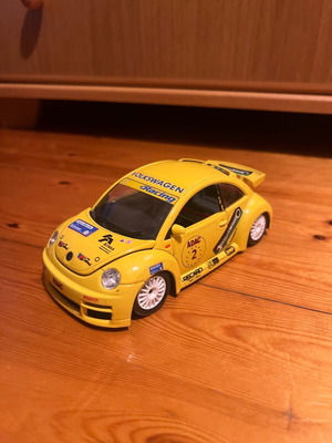 Burago Volkswagen New Beetle Cup 1999 model like new