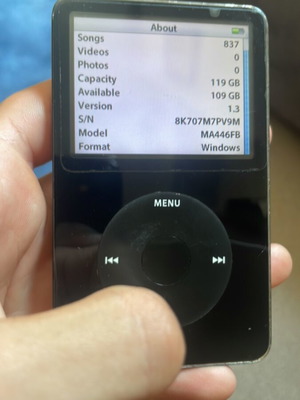 iPod 5th gen μεταχειρισμένο με καινούρια μπαταρία και μνήμη 120 GB